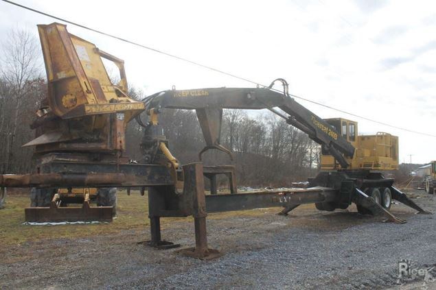 2005 Tigercat 240B Log Loader
